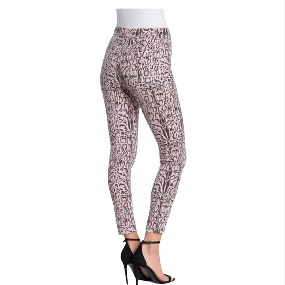 J Brand Alana Leopard Print High Rise Skinny Jean - Picture 16 of 16